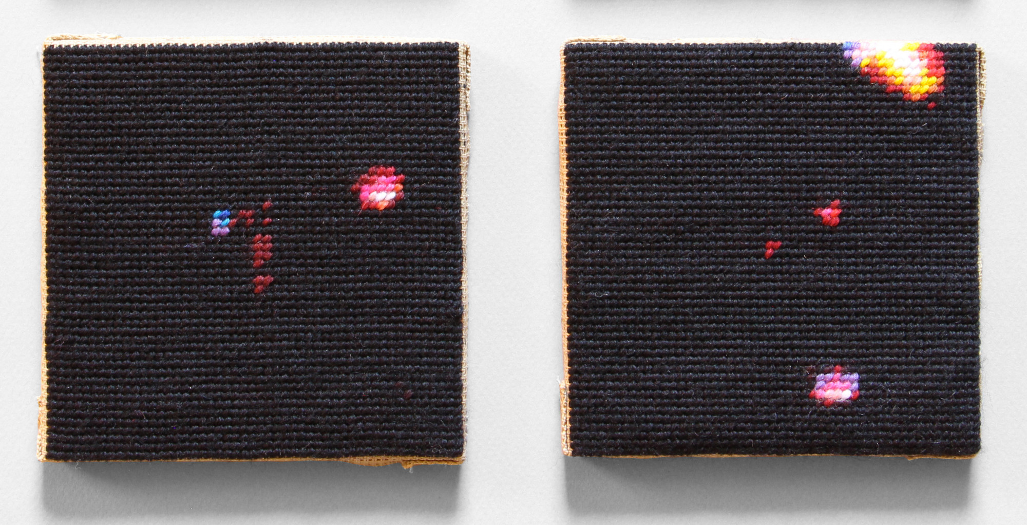  / Tapisseries à l’aiguille au petit point d’après deux prises de vue de Hubble. Œuvres de l’artiste Marine Beaufils.